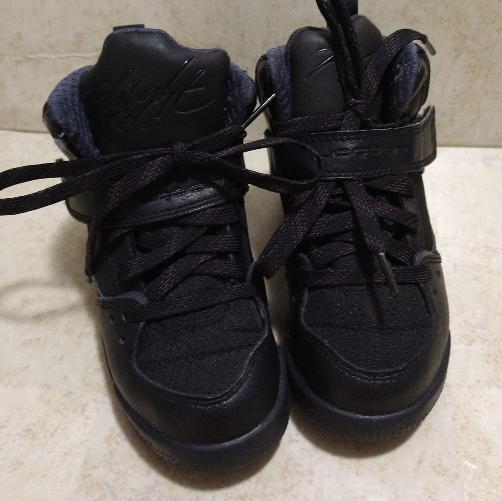 Air Jordan 2011.  (SKU066)